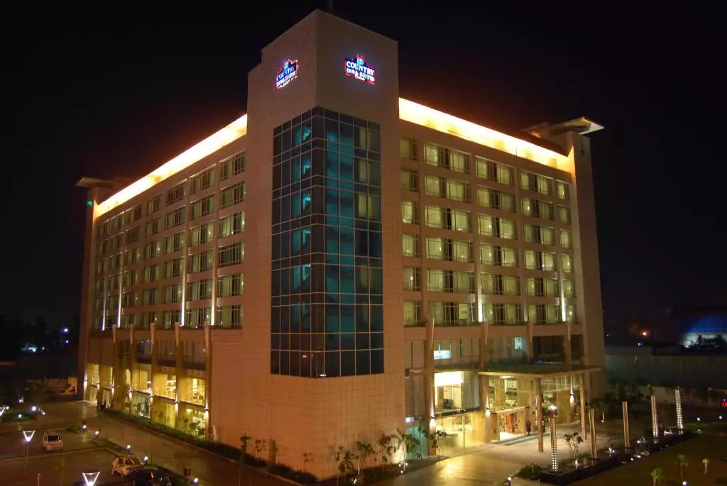 کانتری این صاحب آباد